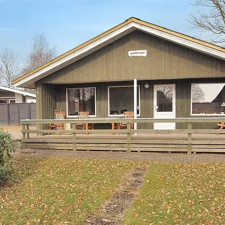 Three-bedroom Holiday Kanekaervej 01 Holiday home
